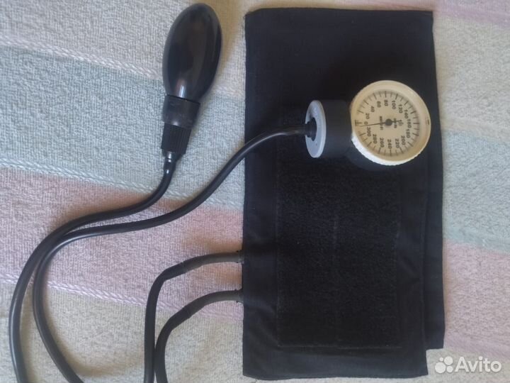 Продаю тонометр б/у, рабочий