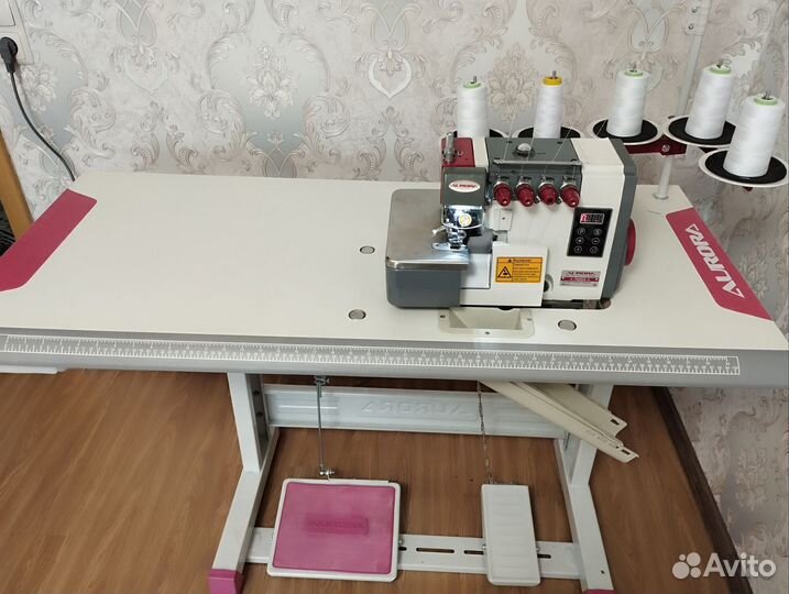 Швейная машинка аврора