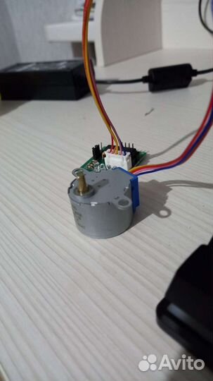 Шаговый двигатель