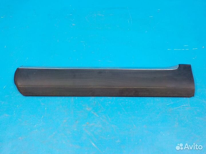 Молдинг двери задней левой volkswagen Touareg 1 (7