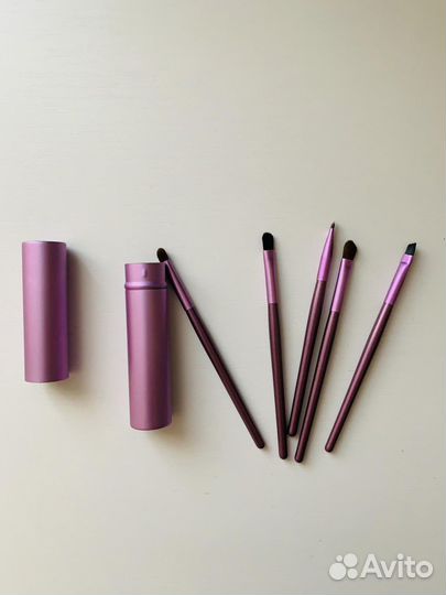 Кисти для макияжа в тубе