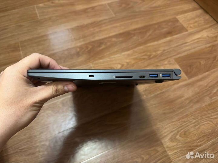 Современный мощный ультрабук msi в металле