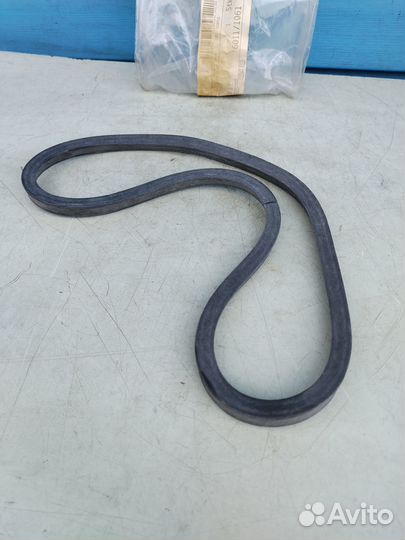 Уплотнитель стекла фары Mercedes W202