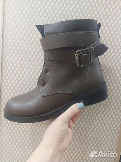 Новые женские ботинки