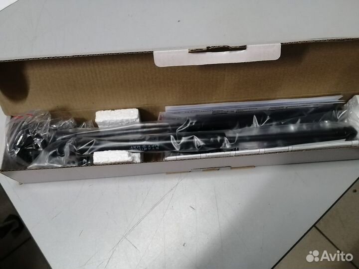 Амортизаторы капота на Солярис с 2017 г