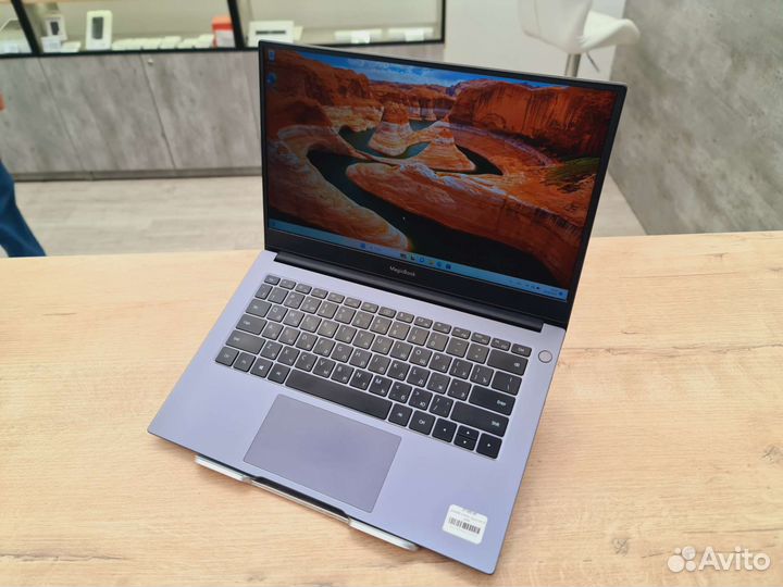 Ноутбук Honor magicbook 14/Ryzen 5+8gb/SSD512gb
