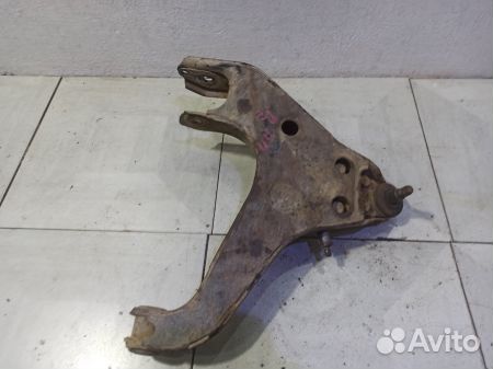 Рычаг передний правый нижний