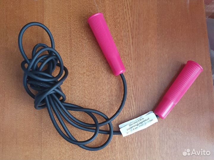 Гимнастическая скакалка