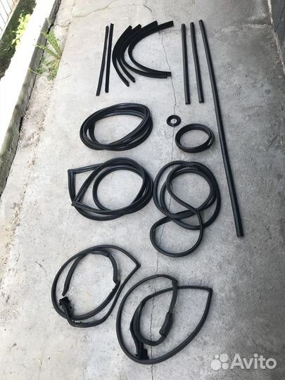 Мерседес бархотки уплотнители новые неоригинал