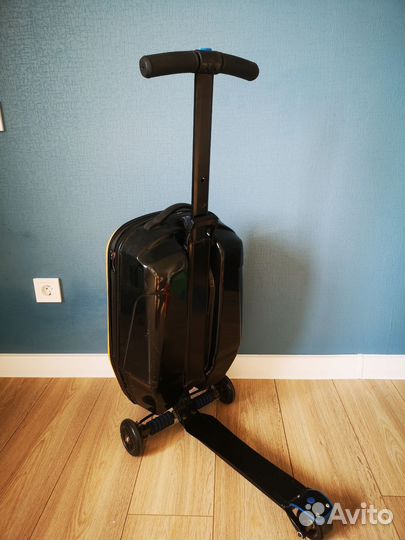 Чемодан-самокат
