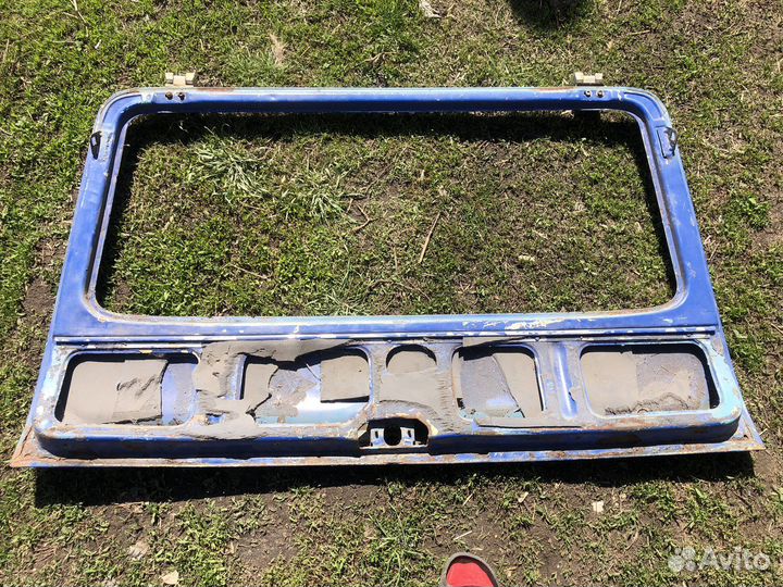 Крышка богажника 2121