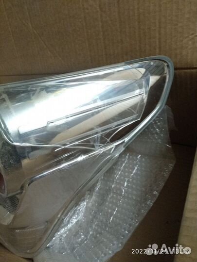 Фонарь задний правый toyota