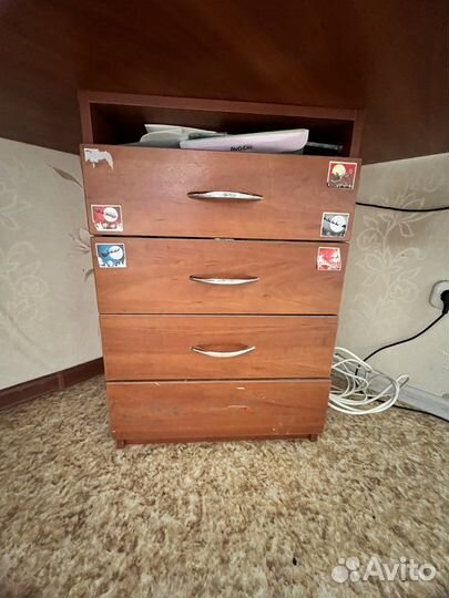 Угловой письменный стол