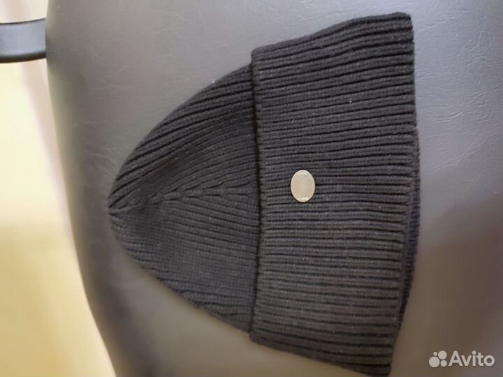 Шапки разные б/у. 5 шт