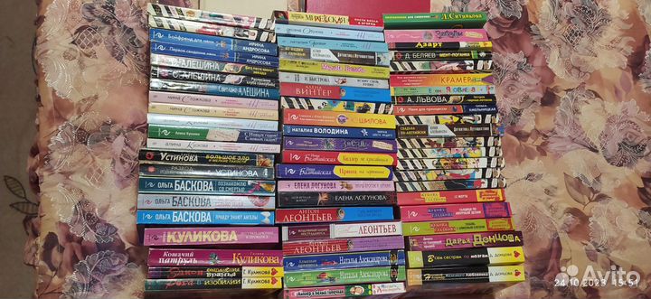 Книги детективы в мягкой обложке