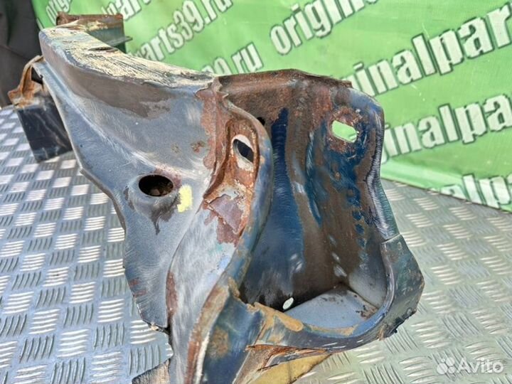 Балка подвески передняя Mercedes-Benz S124