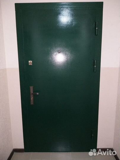 Металлическая дверь