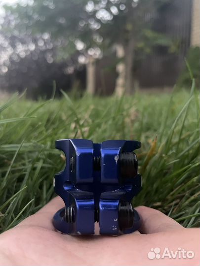 Зажим для трюкового самоката hic