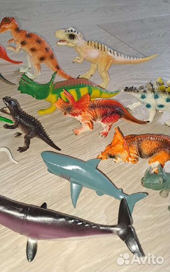 Динозавры игрушки