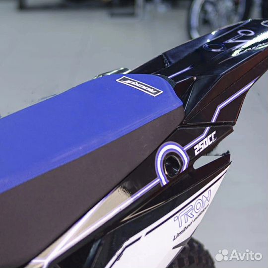 Мотоцикл Rockot R4-250 Blue Trone