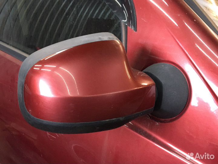 Зеркало правое renault sandero