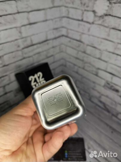 Мужские духи 212 VIP Men