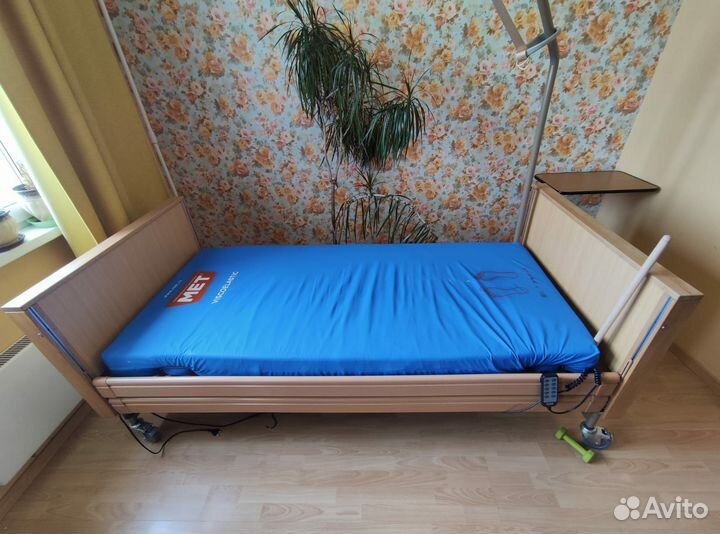 Медицинская многофункциональная кровать MET terna