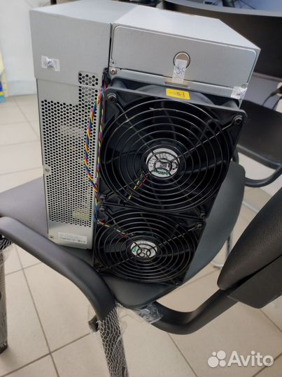 Asic майнер Bitmain Antminer S19