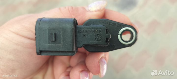 Датчик распредвала golf 6 1,4 tsi 122л.с caxa