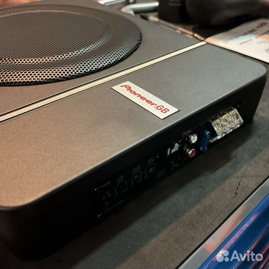 Активный сабвуфер Pioneer под сидение 800W