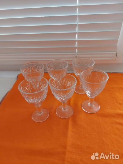 Хрустальные рюмки