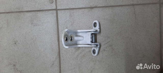 Петля двери зад. Л. нижн. Nissan X-Trail(T32) 2015