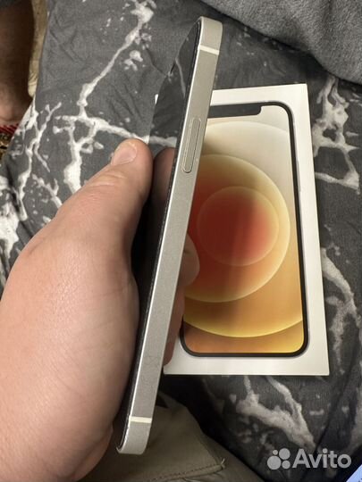 iPhone 12, 64 ГБ