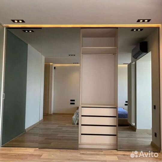 Шкаф купе зеркальный