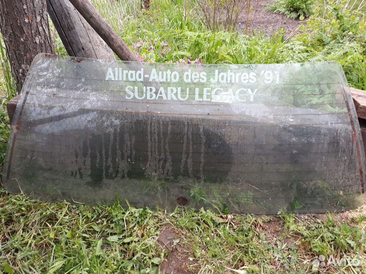 Заднее стекло универсала Subaru