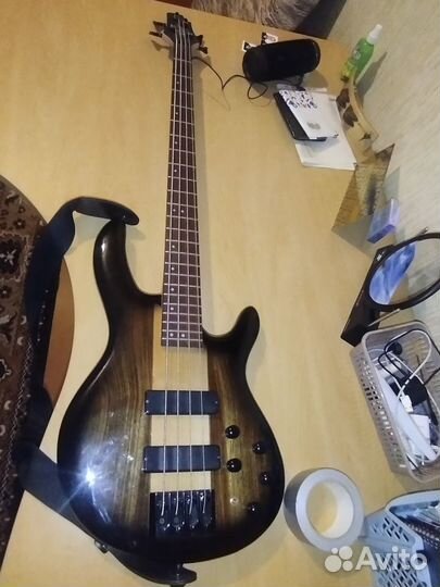 Басгитара Cort c4 plus и комбик Fender rumble75