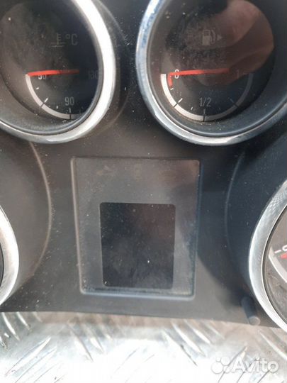 Щиток приборов (приборная панель) Opel Astra