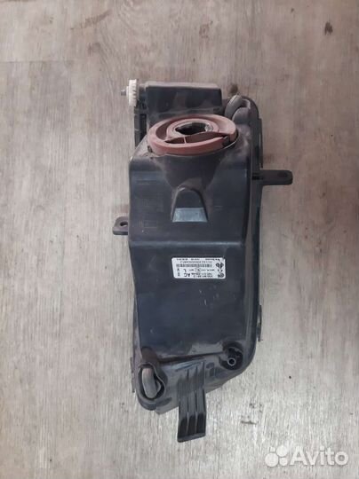 Птф передняя левая Volkswagen golf 5G0 941 661D