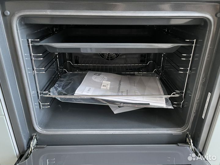 Новый Электрический духовой шкаф Bosch HBF214Новый