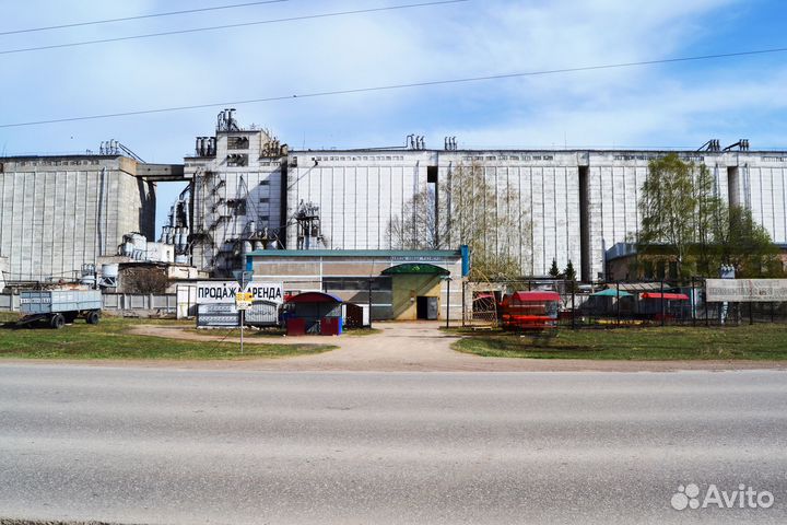 Продается произв-торг. база на красной линии