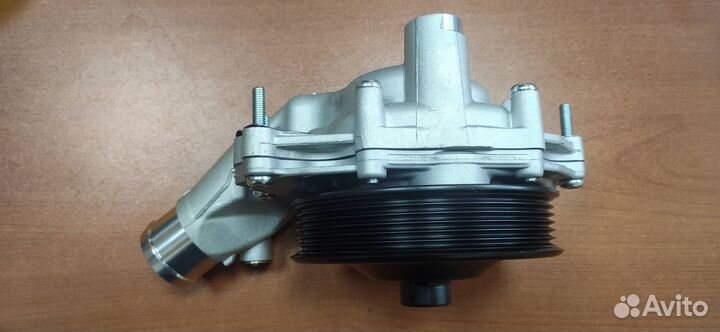 Помпа водяная LR033993 3.0 5.0