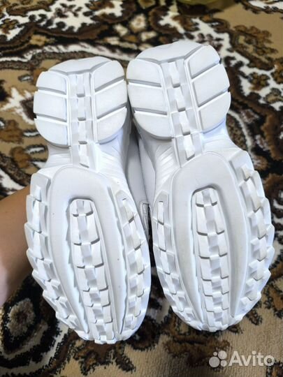 Кроссовки зимние