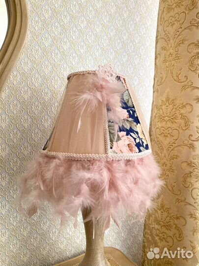 Настольная лампа