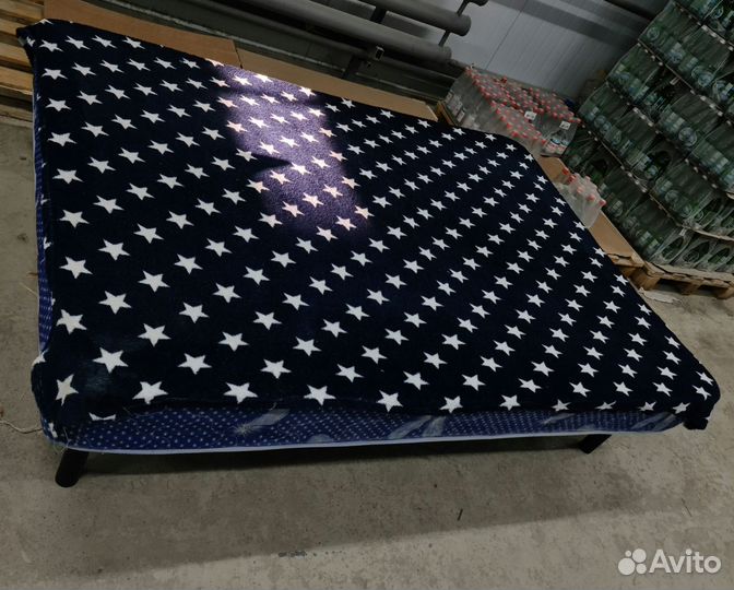 Кровать двухспальная с матрасом 140 200