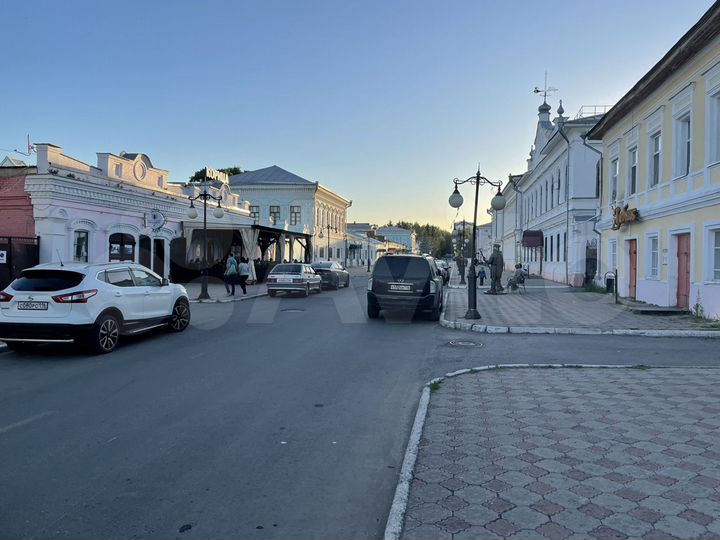 Торговая площадь, 304 м²