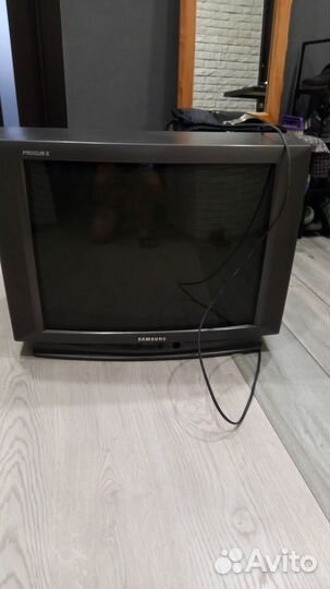 Телевизор марки Samsung model: CS-25D4R