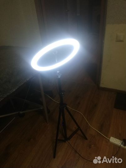 Кольцевая лампа со штативом бу