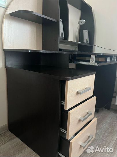 Компьютерный стол