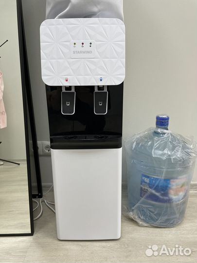 Кулер для воды напольный