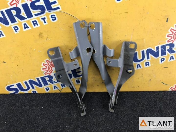 Петля капота nissan skyline